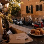 Rome hors des sentiers battus : quartier Testaccio à l’heure dorée, supplì et vin