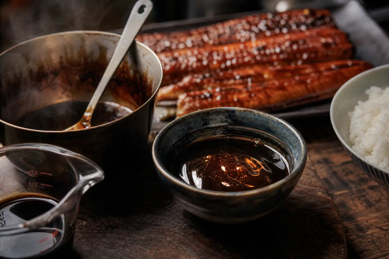 Sauce unagi recette maison, sucrée-salée, gros plan